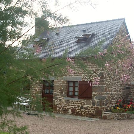 Gite Les Sageais Hotel Baguer-Morvan Exterior photo