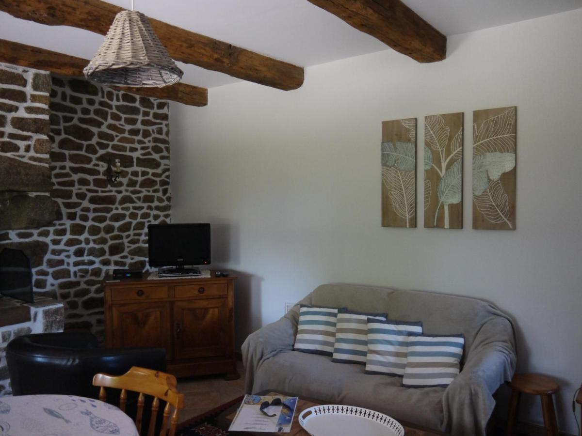 Gite Les Sageais Hotel Baguer-Morvan Exterior photo