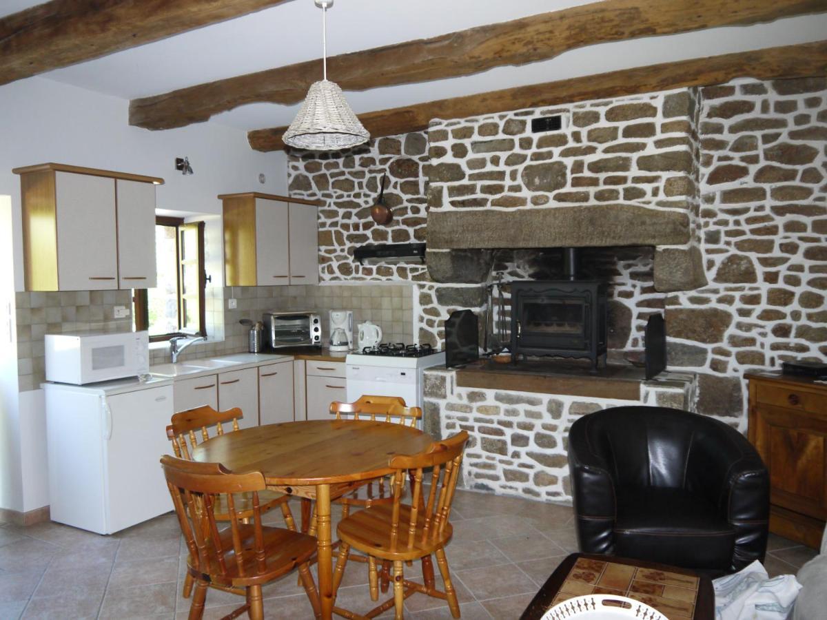 Gite Les Sageais Hotel Baguer-Morvan Exterior photo