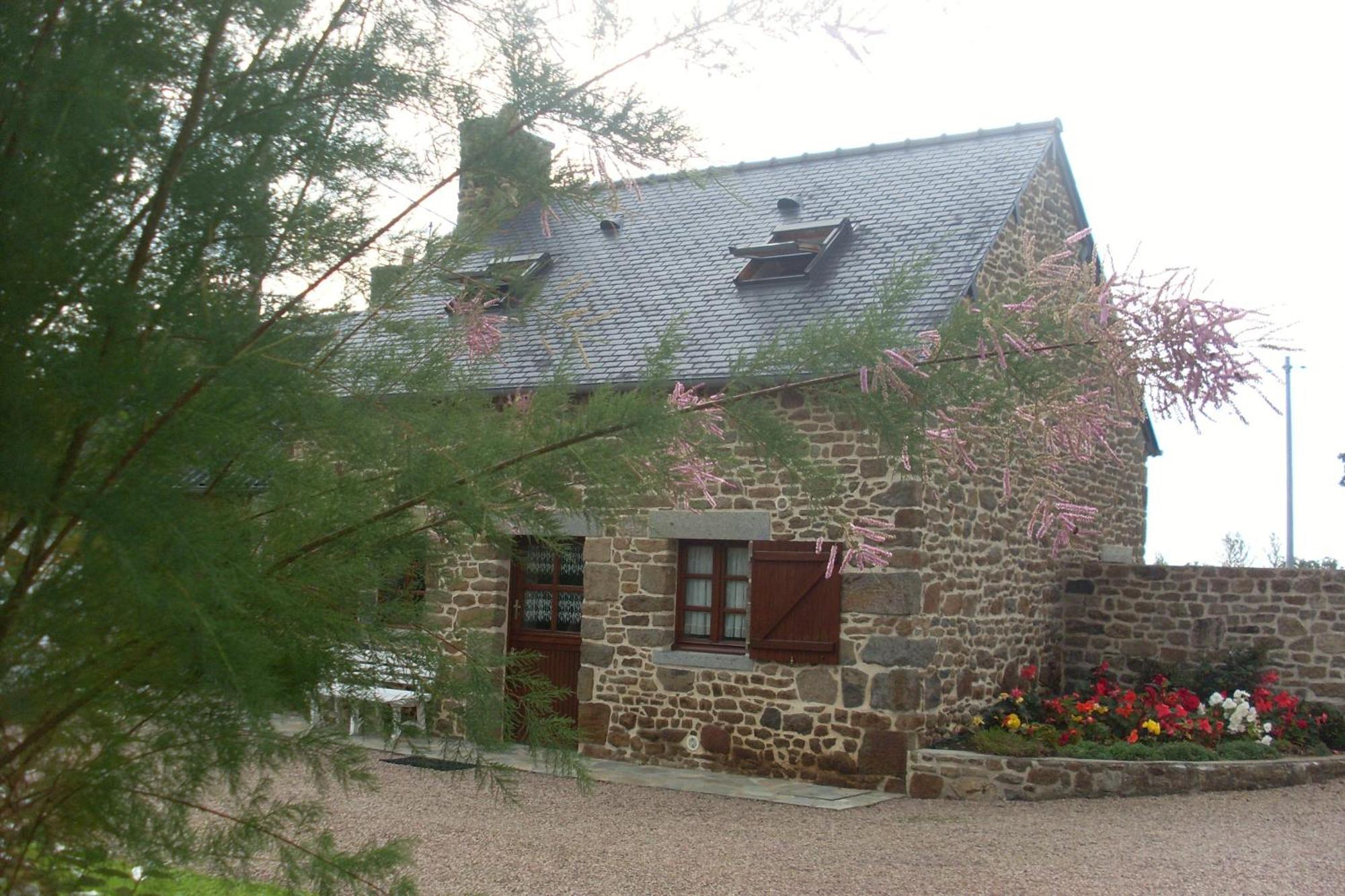 Gite Les Sageais Hotel Baguer-Morvan Exterior photo